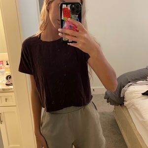 Cropped lululemon maroon shirt